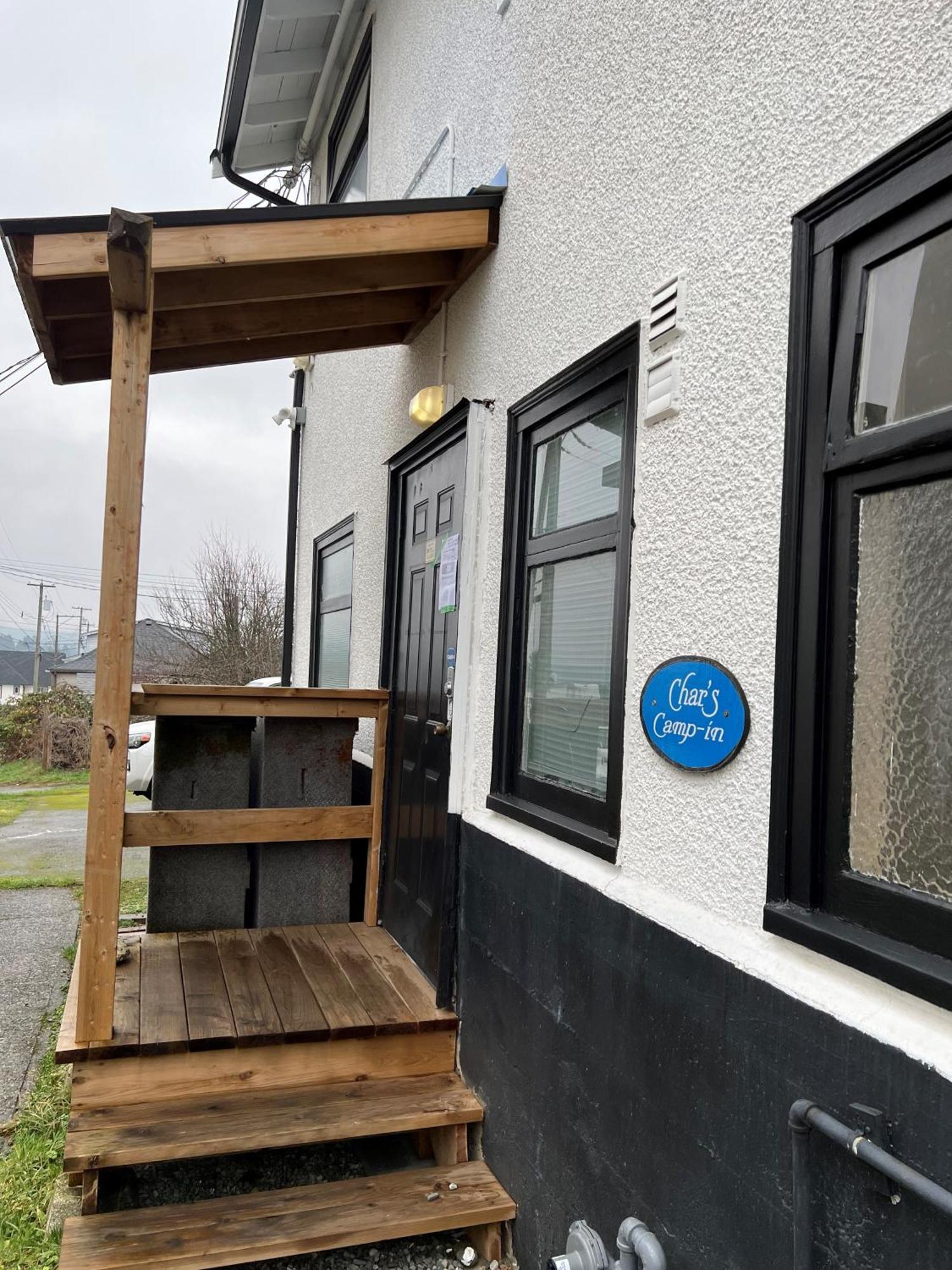 Char'S Landing Hostel Port Alberni Room photo