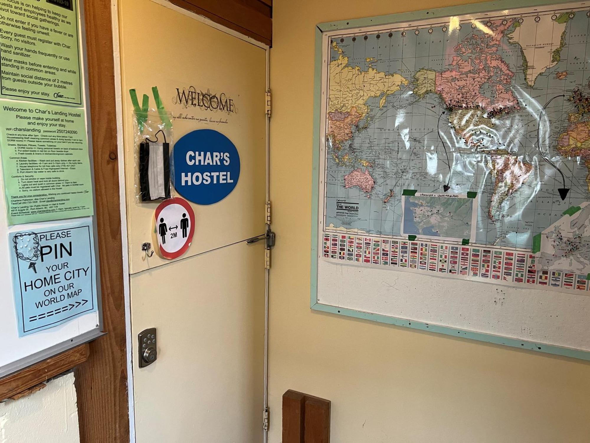 Char'S Landing Hostel Port Alberni Room photo